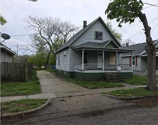 2nd image of 897 Turner Ave