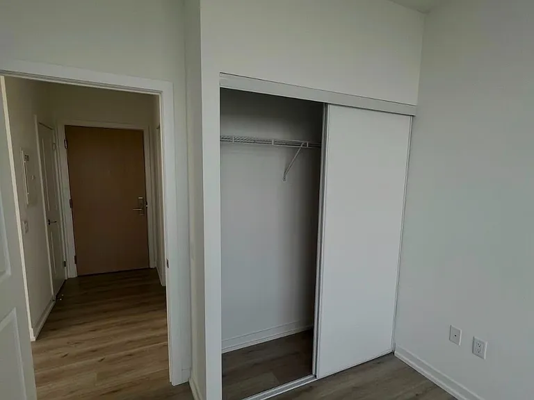 395 Bloor St E #2008 — Photo 6