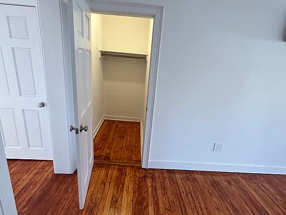 5th image of 94 Martha Ct APT 12A