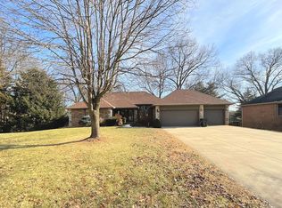 2516 S Chapel Dr, Springfield, MO 65809