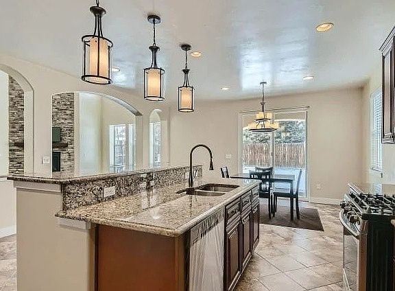 4th image of 10555 Albion St #8