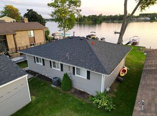 8318 Woodland Shore Dr, Brighton, MI