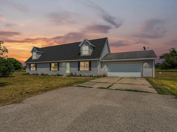 1130 S Moorland Rd, Ravenna, MI 49451