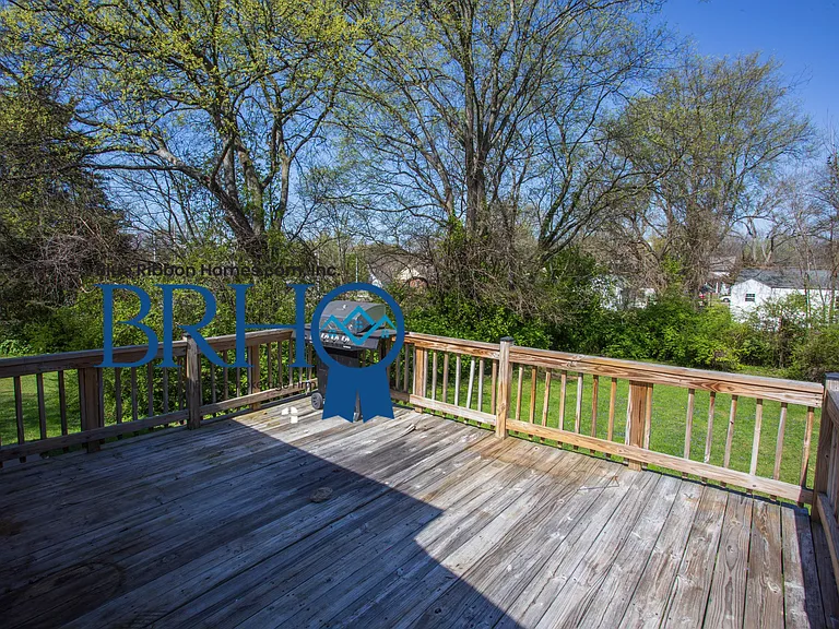 3213 Shields Ave — Photo 9