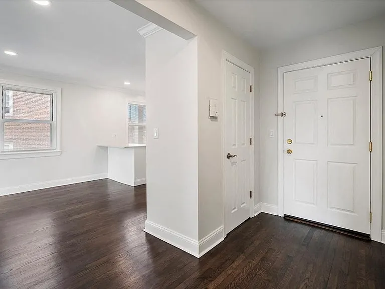 744 Elm Ave — Photo 11