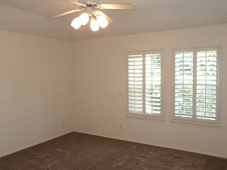 878 E Catalina Cir — Photo 8