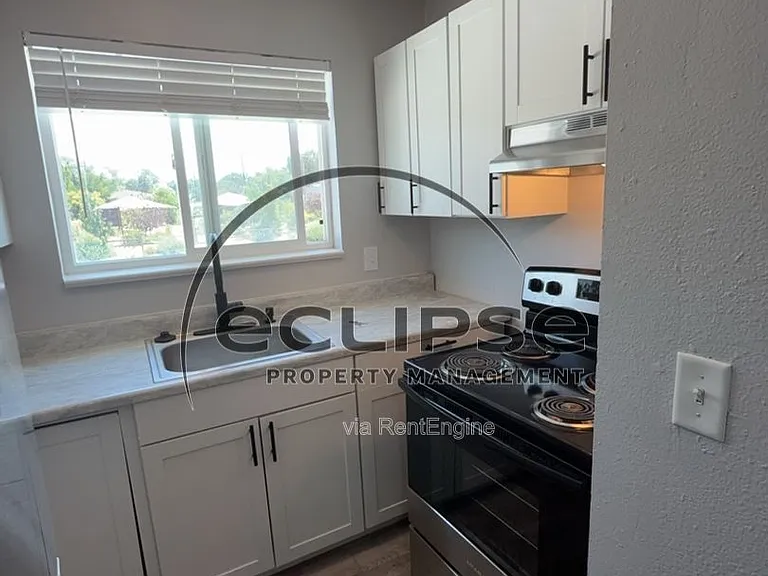 Summit View Apartments — Photo 215