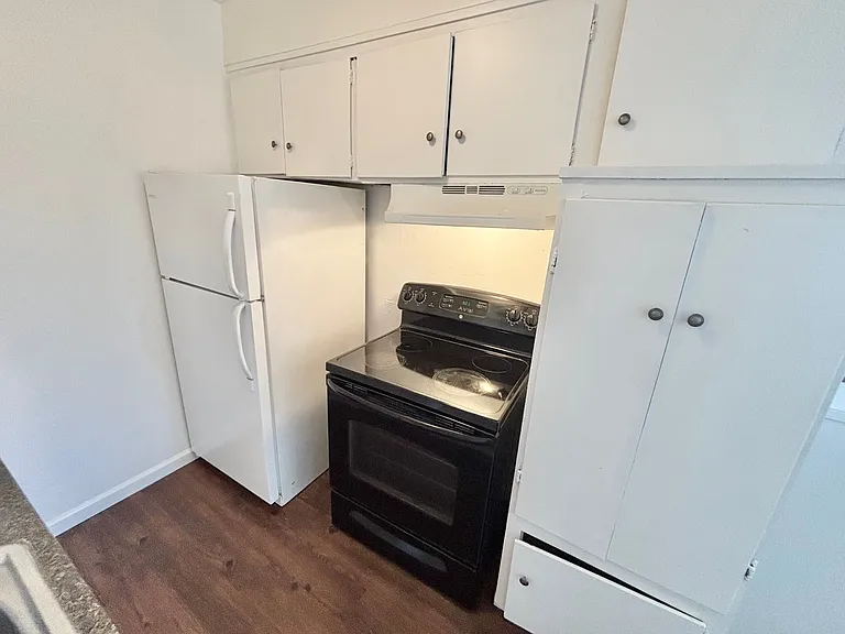 1801 Whittier Ave #5 — Photo 3