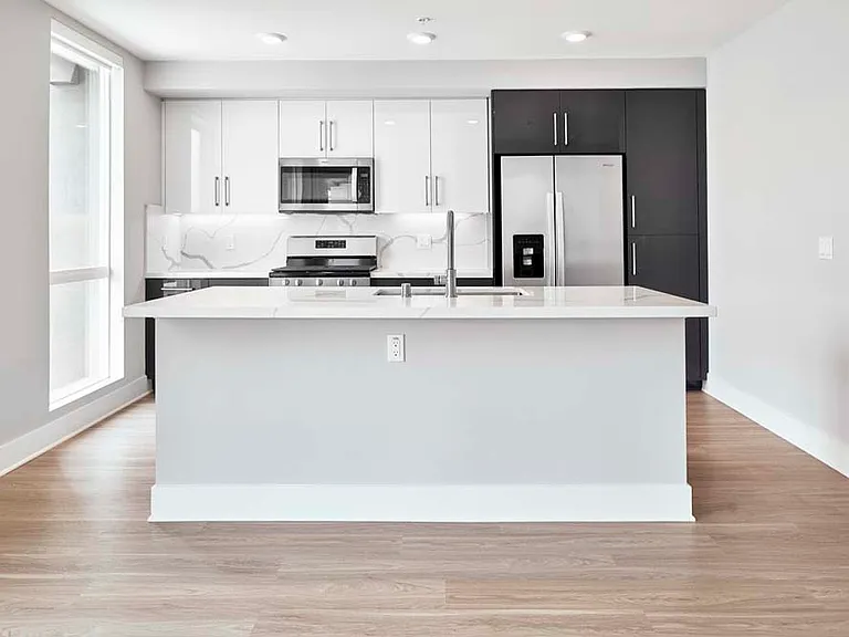 The Linden — Photo 1