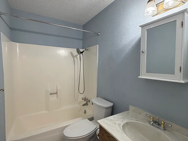 652 Birchwood Dr — Photo 10