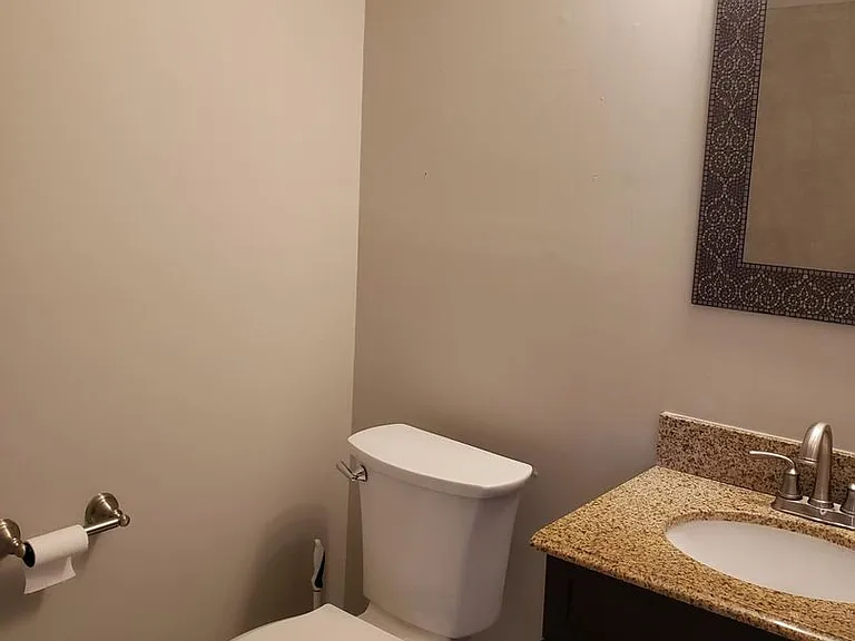610 Commerce St #14 — Photo 15