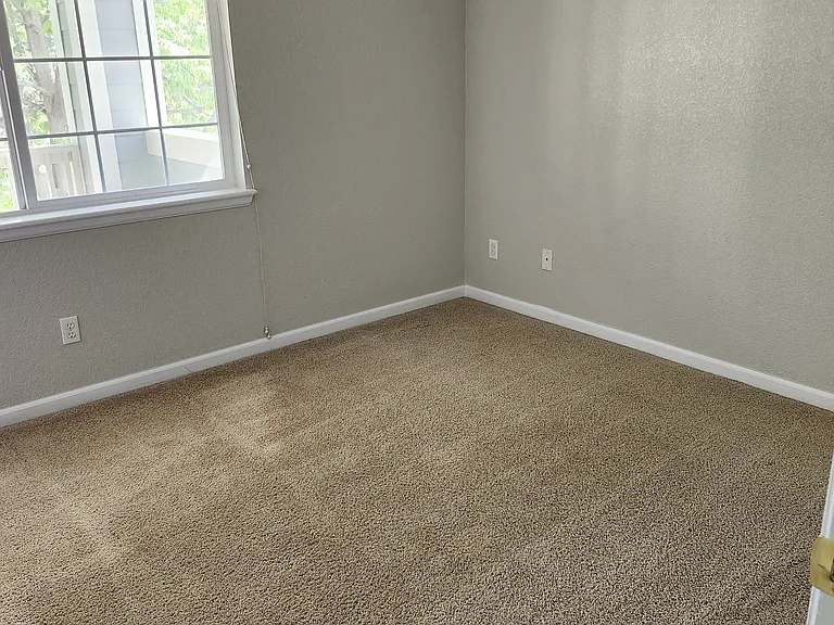 1432 Whitehall Dr #F — Photo 12