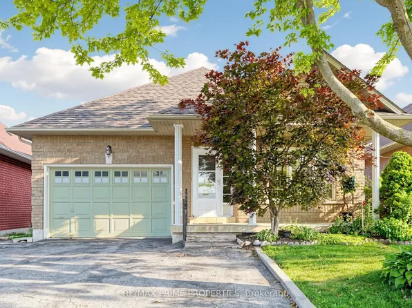 176 Sawmill Valley Dr, Newmarket, ON L3X 2V7