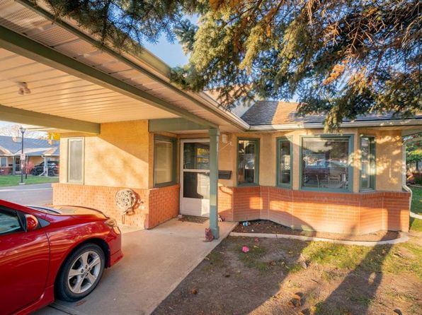 2828 Dovely Park SE, Calgary, AB T2B 3G9
