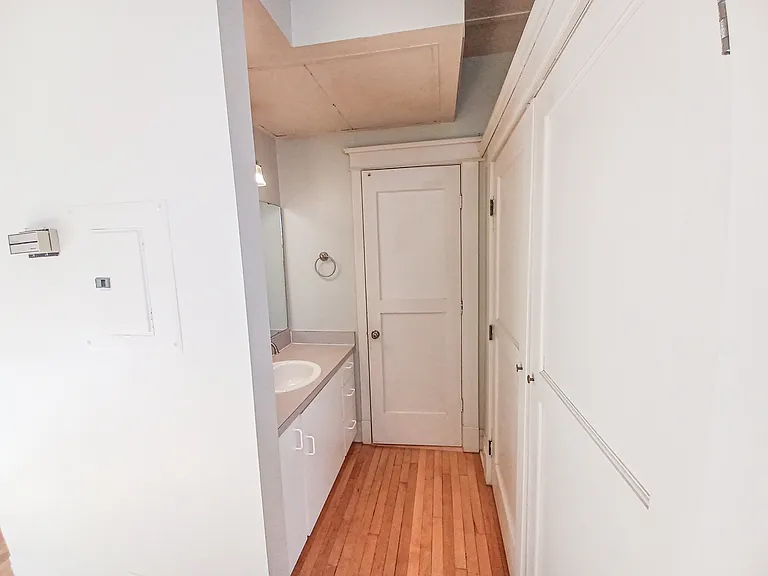 Idaho Building Apartments — Photo 25