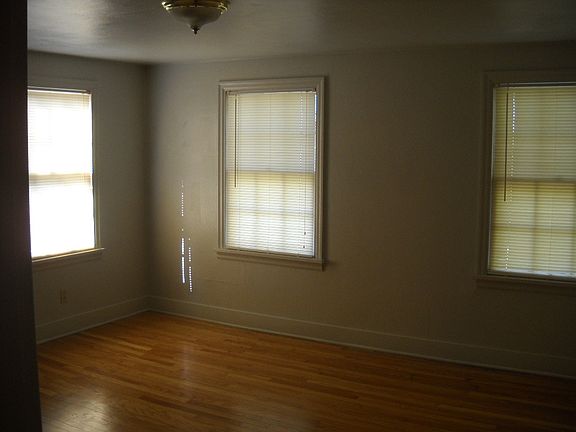 Master Bedroom, 13 x 13.5