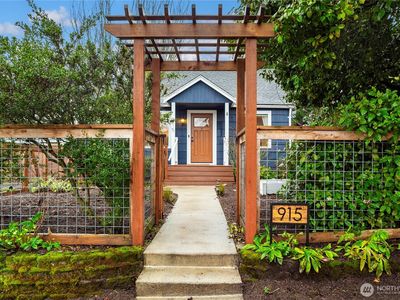 915 N 92nd Street, Seattle, WA, 98103