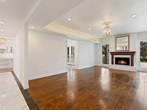 4th image of 17 Hedgebrook Way