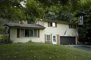 5th image of 215 Chapel Hill Dr N