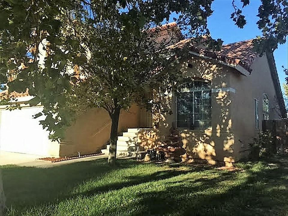 1st image of 37648 Grant Ct