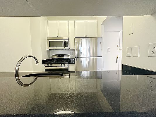 4th image of 14 W End Ave #17H