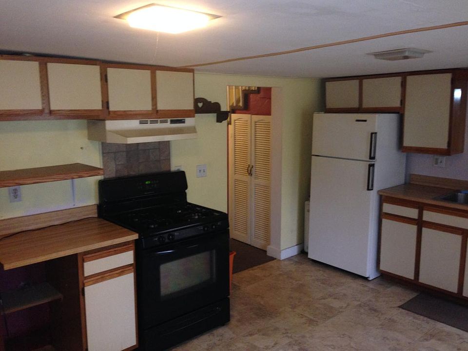 2nd image of 132 Main St #1B