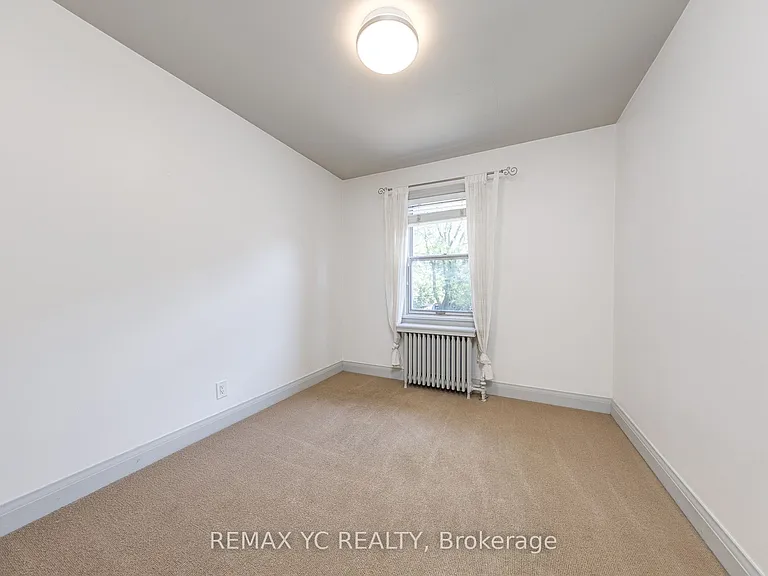 425 Broadway Ave — Photo 18