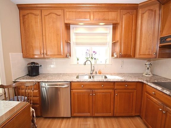 5th image of 23 Acushnet Ave