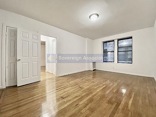 5th image of 44 Bennett Ave #55E