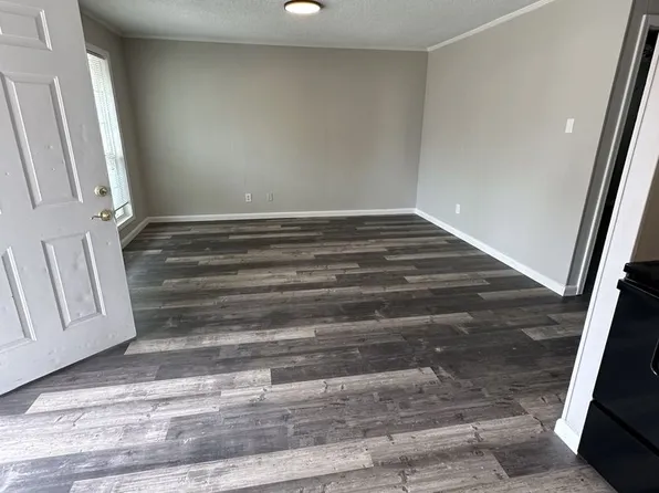 Newly Remodeled 2 Bedroom, 1 Bathroom Triplex, 610 Dogwood View Dr #1, Paragould, AR 72450