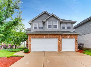 89 Lawrence Ln, Matteson, IL 60443