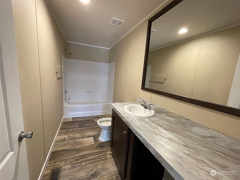 4th image of 2700 Fruitvale Boulevard #14