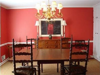 Dining room (now painted neutral color)