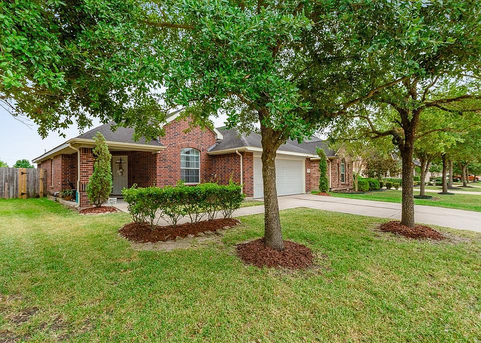 1st image of 7215 Desert Bluff Ln