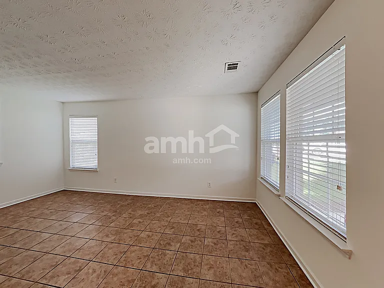 2641 Farmstead Ct — Photo 16