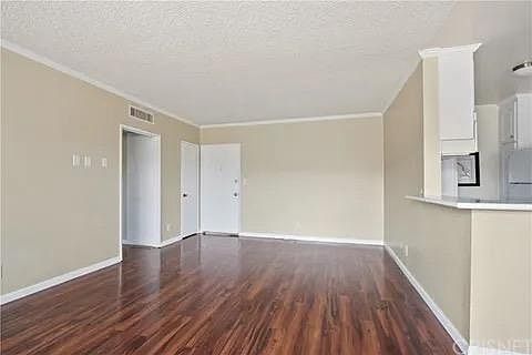 4th image of 5328 Newcastle Ave Unit 41