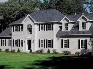 23 Meadowcrest Dr, Woodbury, CT 06798