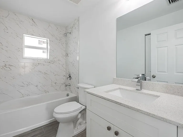 3018 SE Iris St — Photo 16