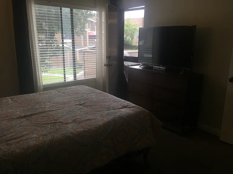 8610 Meadow Brook Ave #E — Photo 33