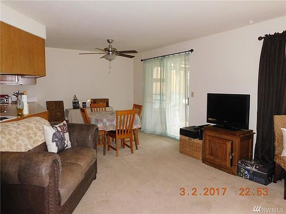 3rd image of 418 Volesky Dr SE