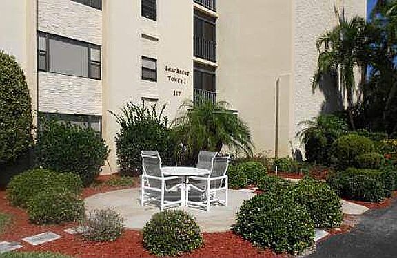 3rd image of 117 Country Club Dr Unit 303-1