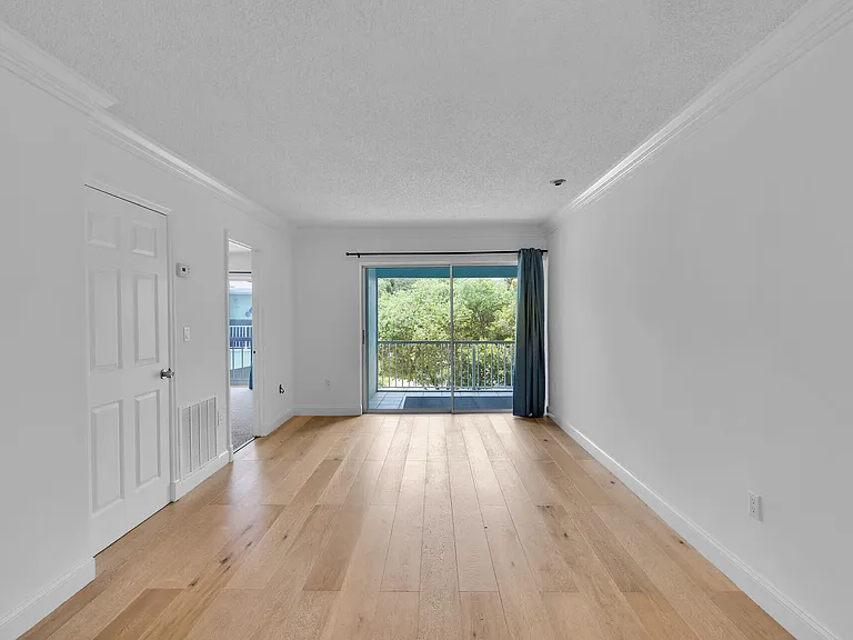 98402 Windward Ave #98402 — Photo 9