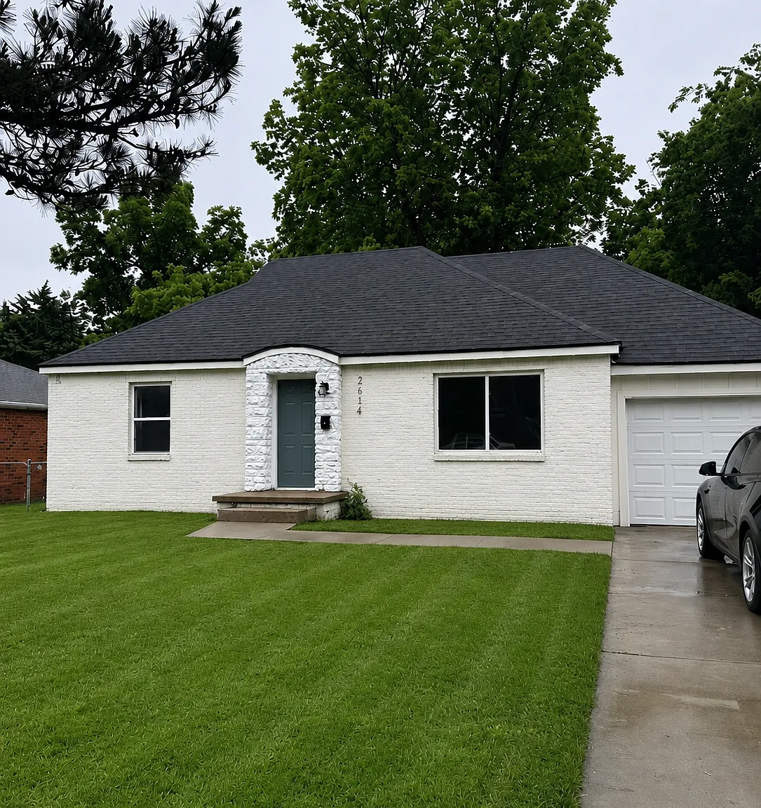 3 bed, 1100 sqft, $1,800 — Photo 1