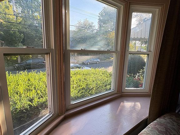 5th image of 510 Fairview Ave