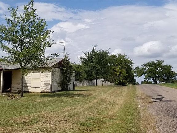 3rd image of 18 Heddingham Dr