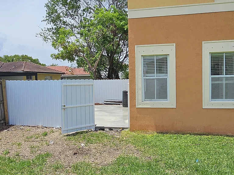 SW 109th Ct — Photo 14