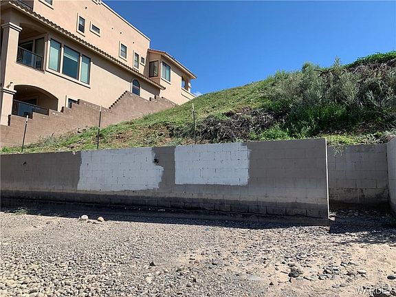 5th image of 473 Riverfront Dr