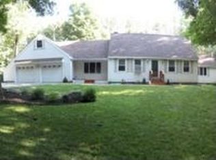 65 Sandown Rd, Danville, NH 03819