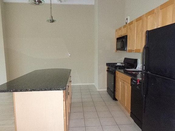 3rd image of 633 S Plymouth Ct APT 1007