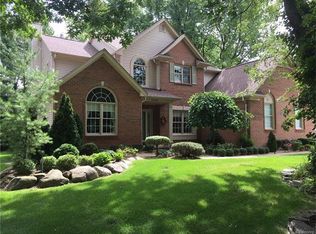 2805 W Bloomfield Oaks Dr, West Bloomfield, MI